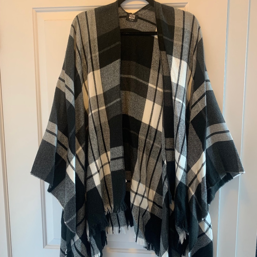 Oversized plaid waterfall poncho🍁 🍂